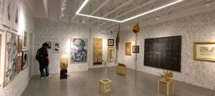 گردهمایی نسل‌های هنر معاصر ایران در نگارخانه پیرسوک / انتخاب و چیدمان فریدون آو از مجموعه لعل